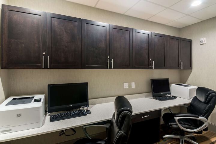 Business Center 48 of 54