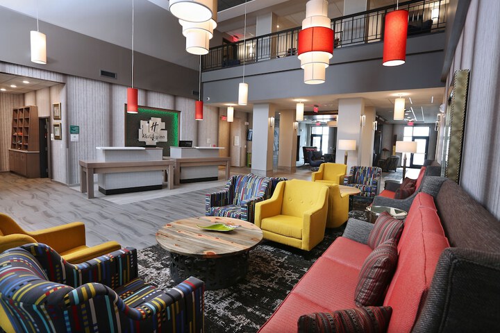 Holiday Inn & Suites Sioux Falls - Airport by IHG