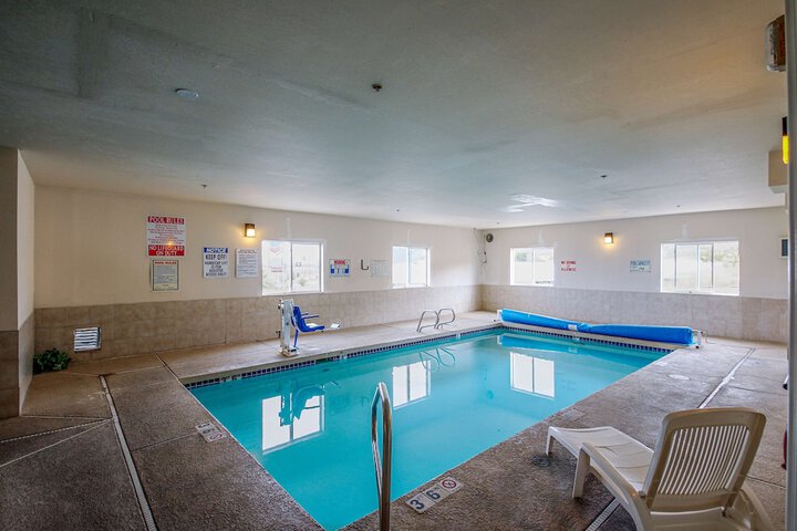 Pool 11 of 32