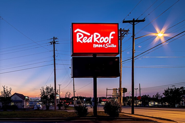 Red Roof Inn & Suites Greenwood SC