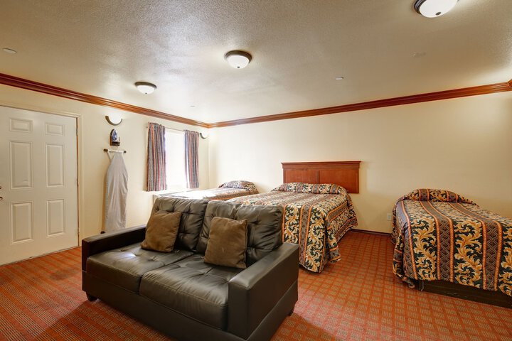 Room 36 of 43