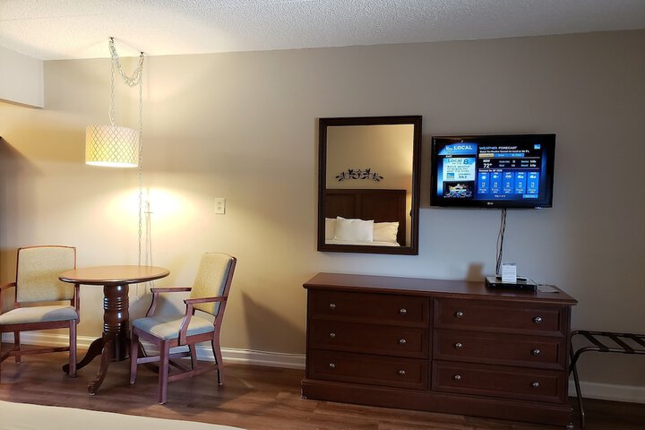 Room 8 of 19