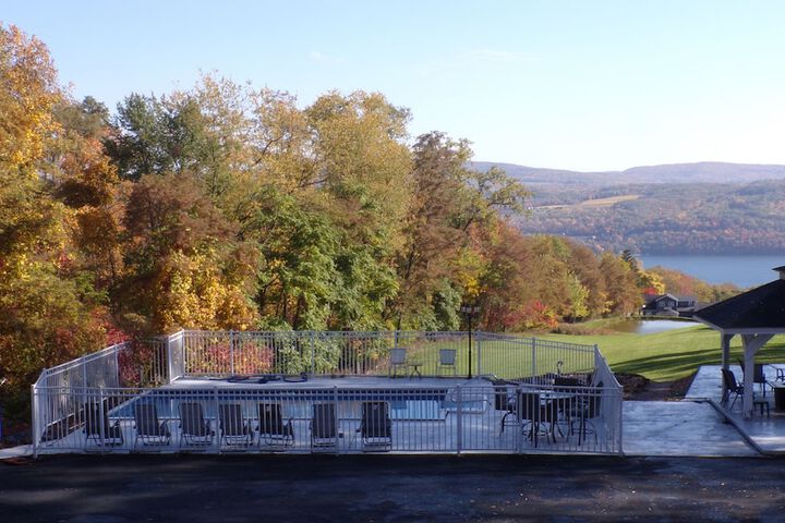 Long House Manor B & B