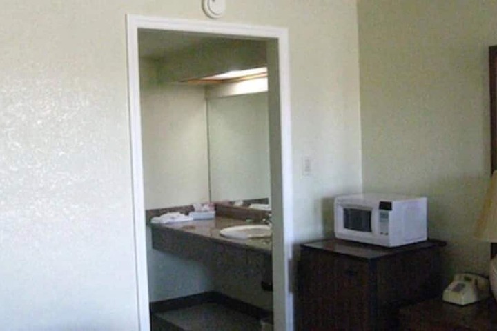 Room 10 of 10