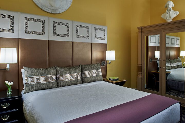 Room 34 of 61