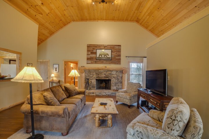 Dancing Bear Lodge