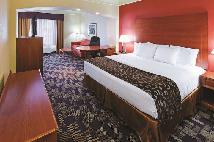 Room 25 of 35