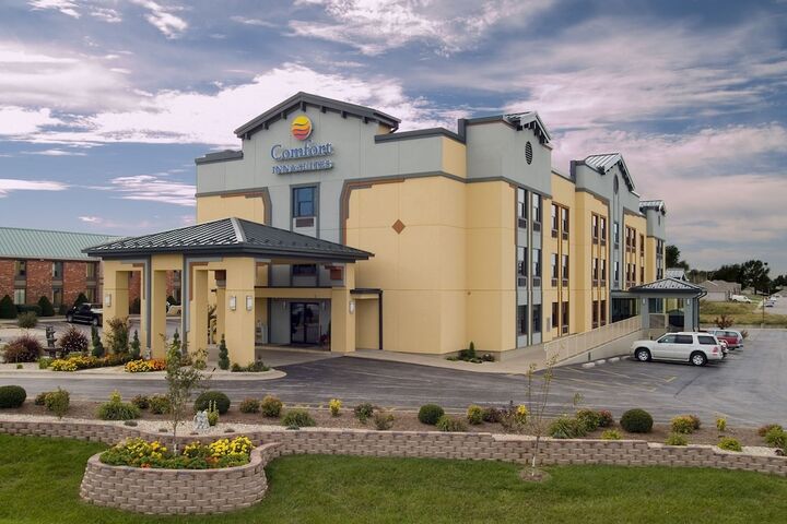 Hotel 2 of 73