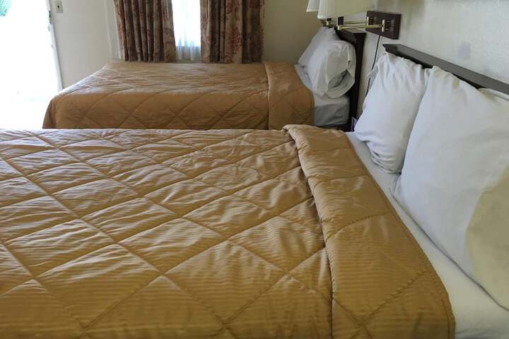 Room 32 of 53