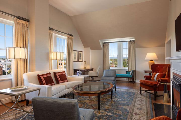 Hotel Roanoke & Conference Center Curio Collection by Hilton