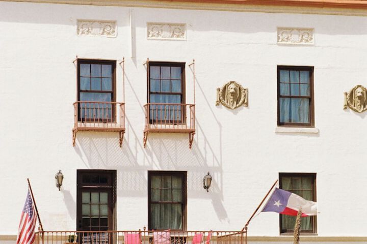 The Holland Hotel