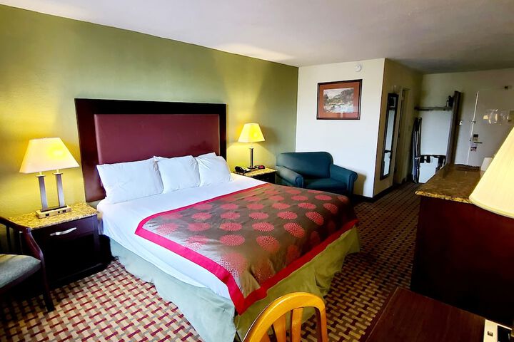 Room 33 of 44
