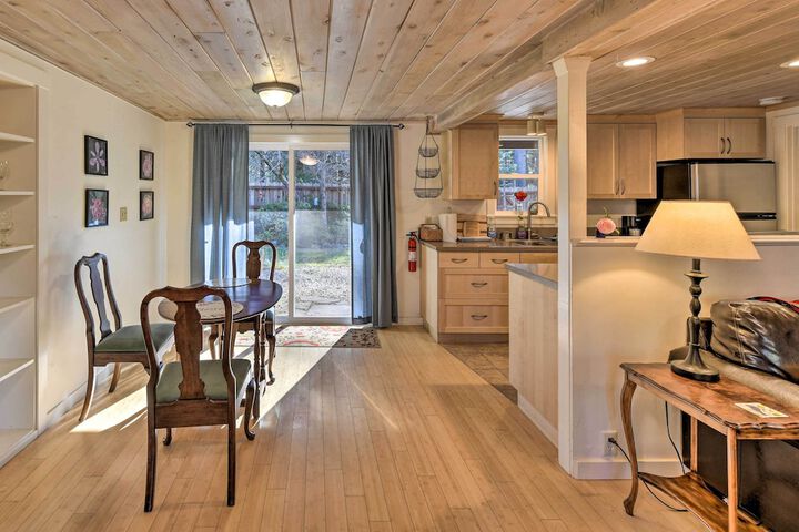 Peaceful Cottage w / Grill & Yard in Grass Valley!