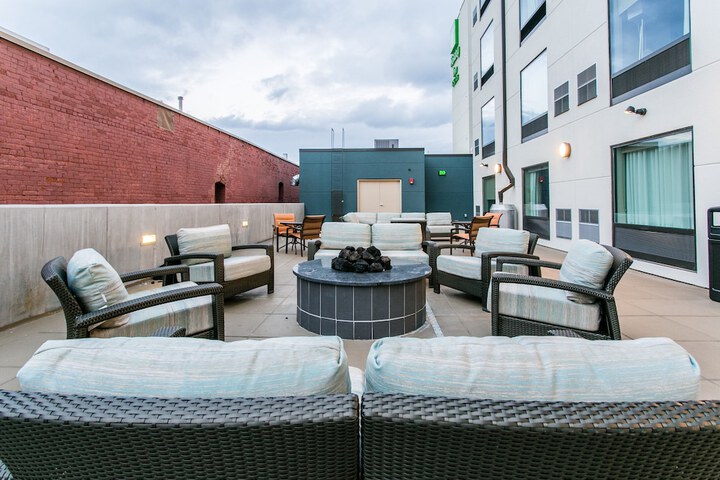 Terrace/Patio 61 of 66
