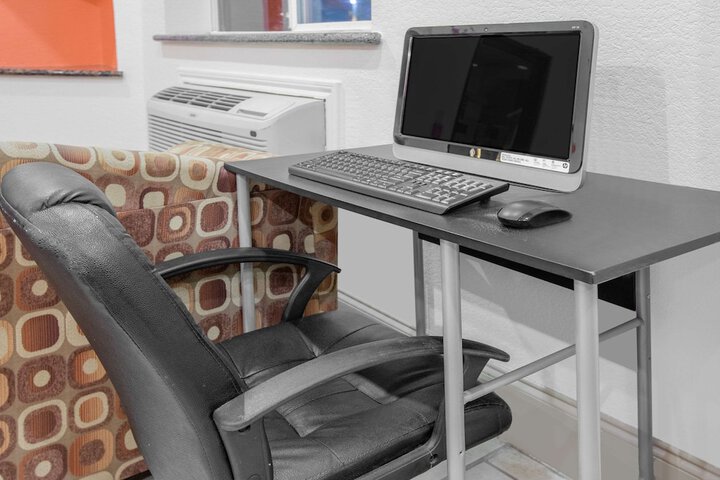 Business Center 15 of 15