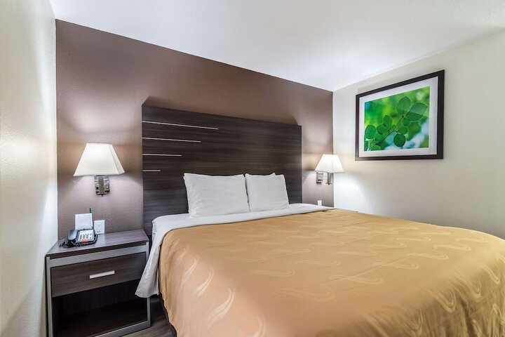 Quality Inn & Suites Canton