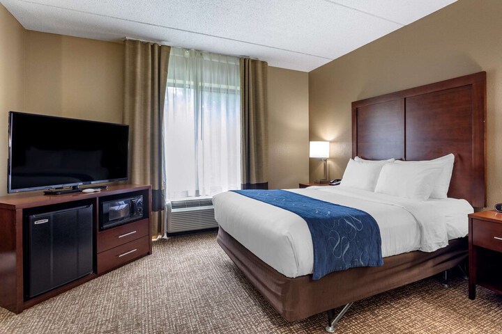 Comfort Suites Manchester near Arnold AFB