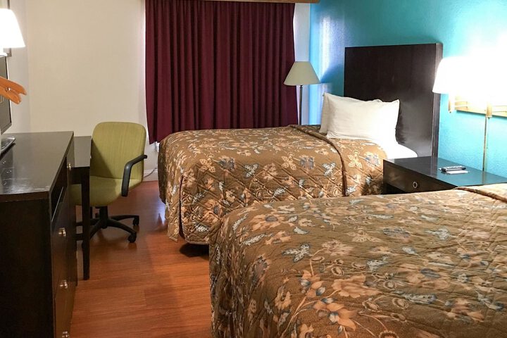 Days Inn by Wyndham Thomson