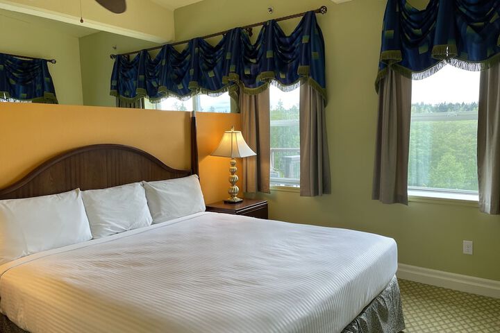Room 33 of 63