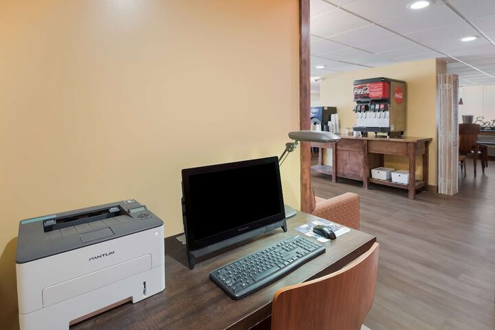Business Center 42 of 43