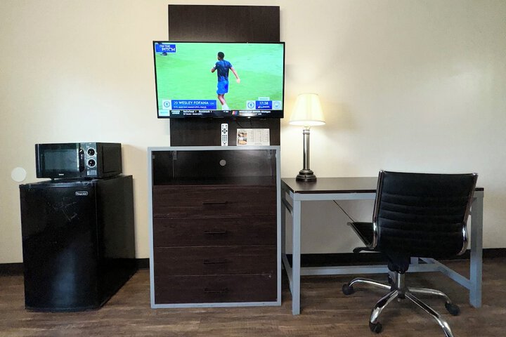 Room 3 of 6