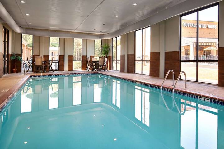 Pool 4 of 33