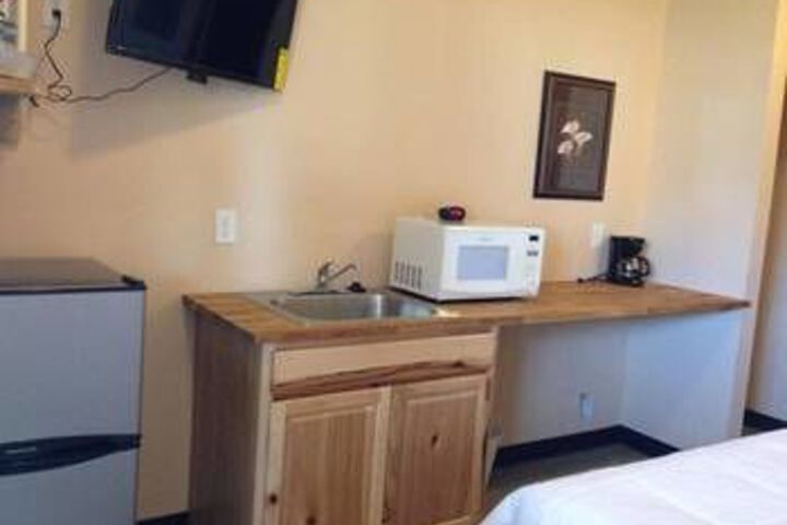 Orca Inn Suites