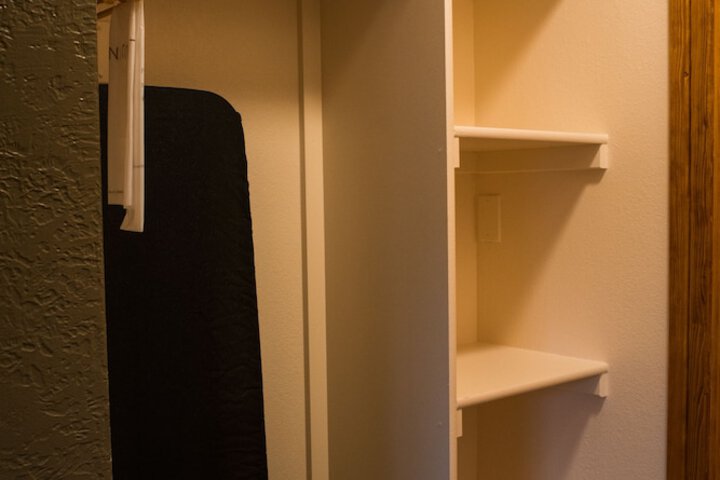 Room 73 of 242
