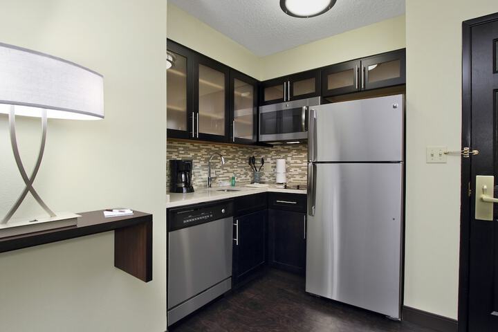 Staybridge Suites Tysons - McLean by IHG