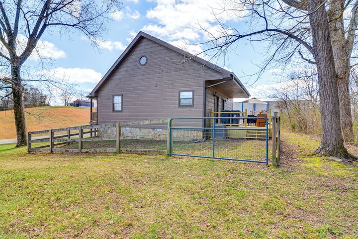 Modern Cabin w / Grill Near Golf & Bass Fishing!