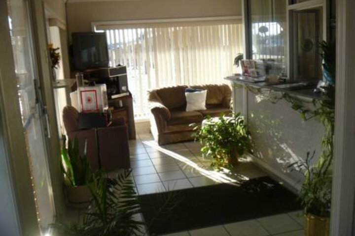 BENTON RELAX INN