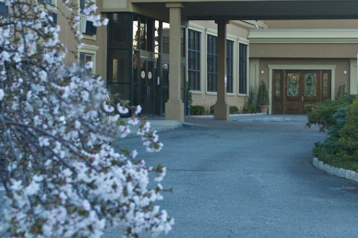 Meadowlands Plaza Hotel