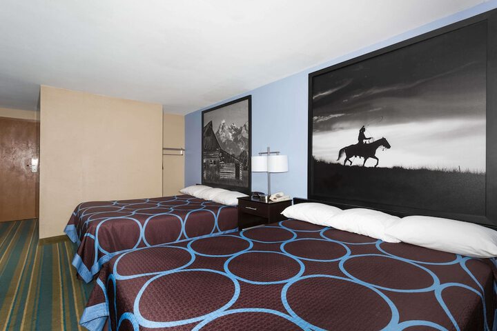 Room 7 of 17