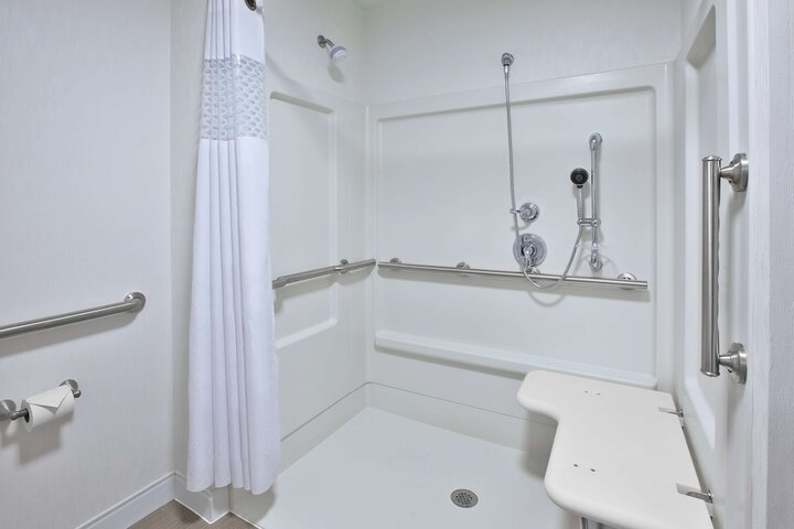 Room 21 of 27