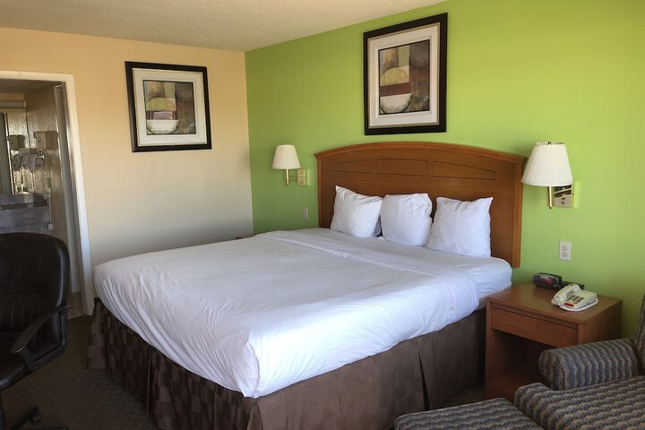 Room 13 of 26