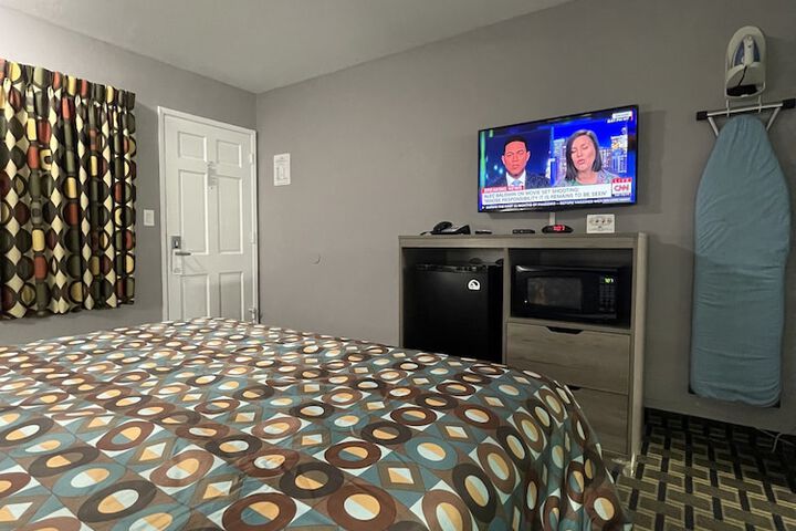 Room 46 of 84