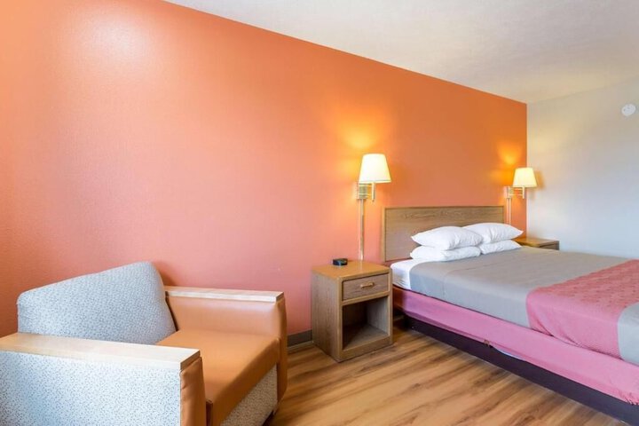 Motel 6 Percival IA