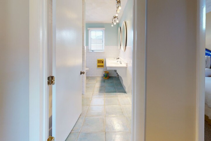 Breezeway Boutique Hotel
