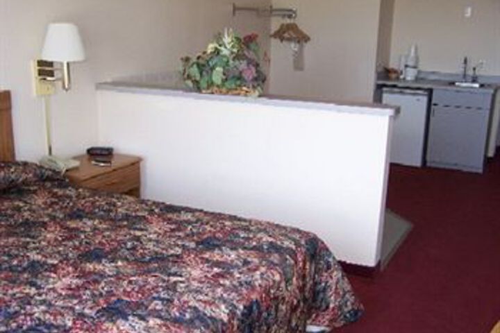Travelers Inn