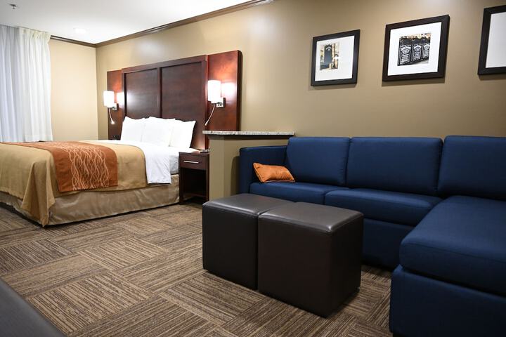Giles Hotel Inn & Suites
