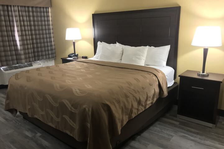 Room 21 of 38