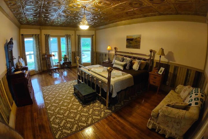 Room 15 of 17