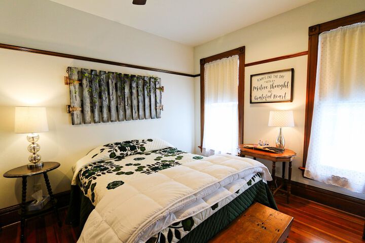 Room 13 of 31