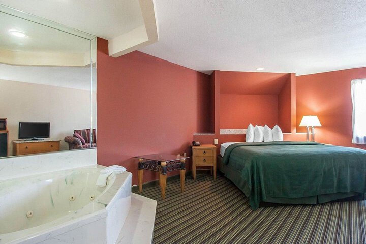Room 14 of 19
