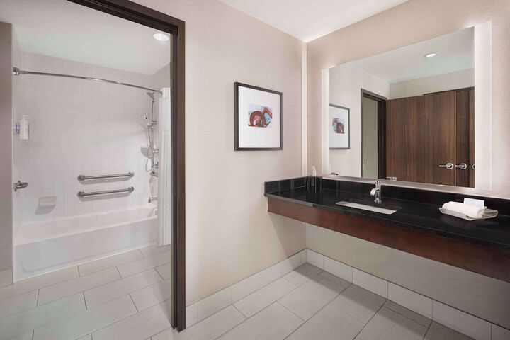 Room 8 of 40