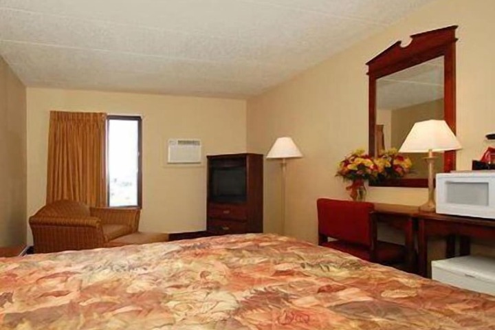 Room 13 of 37