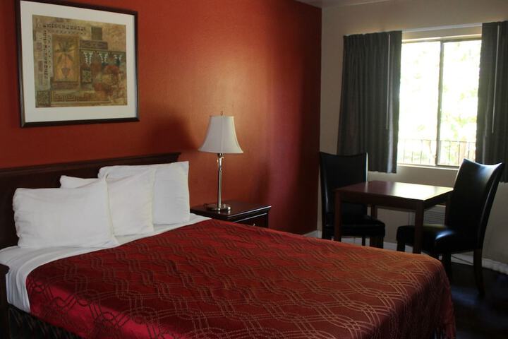 Room 26 of 34