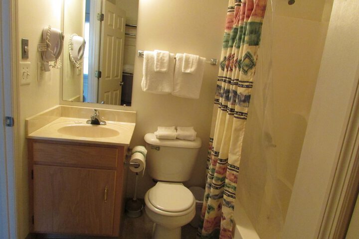 Douglas Inn & Suites