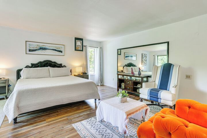 Pet-friendly Vacation Rental w / Lake Access