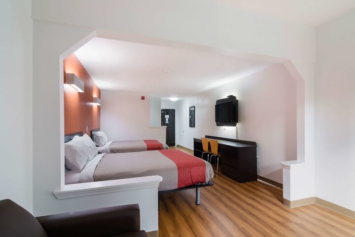 Room 13 of 31